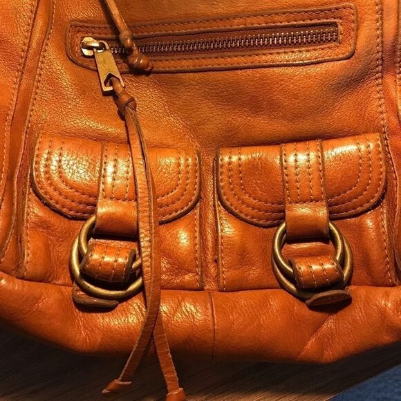 Vintage Banana Republic 100% Leather Handbag. - Picture 3 of 6